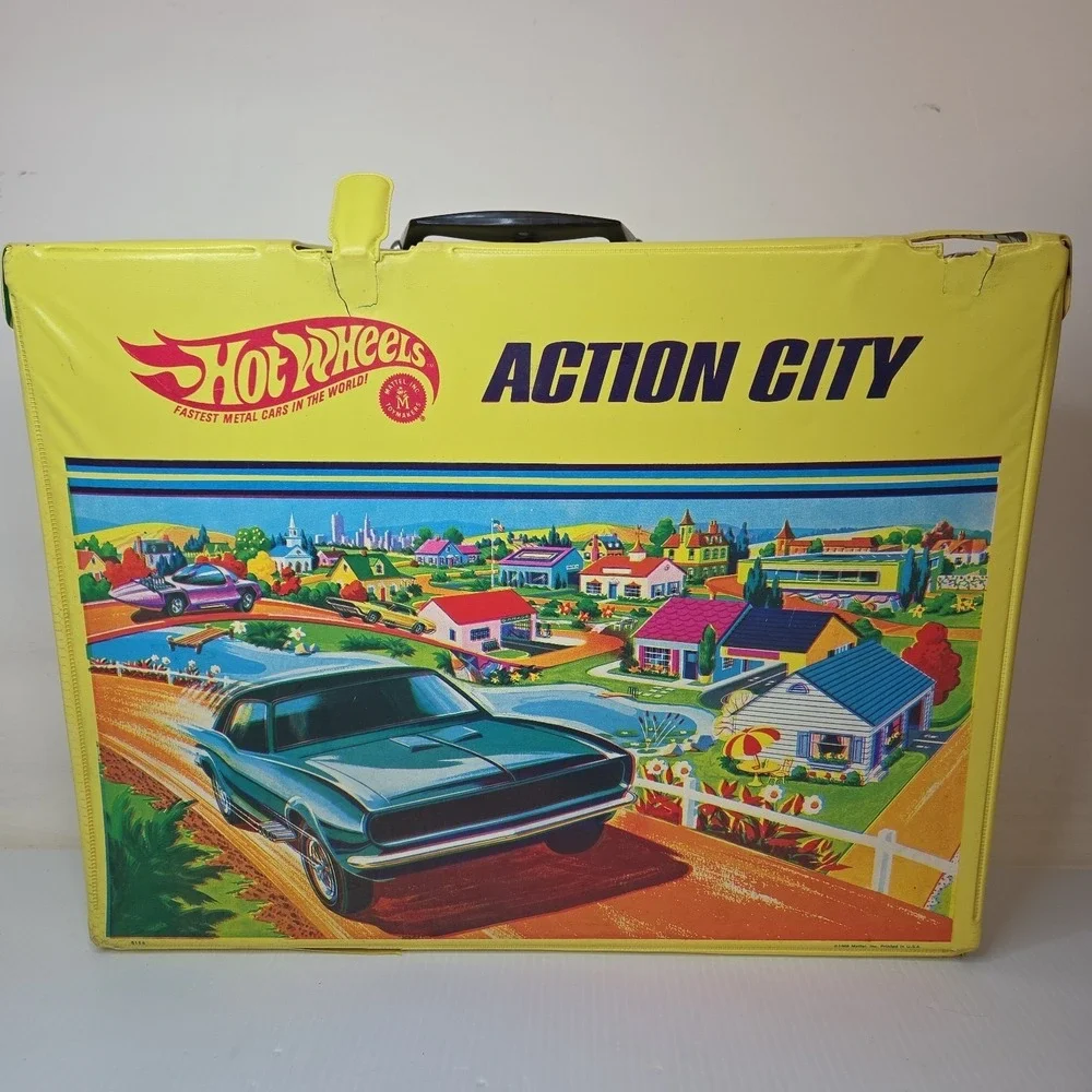 Vintage 1968 Hot Wheels Action City Folding Yellow Playset Case Mattel 5155